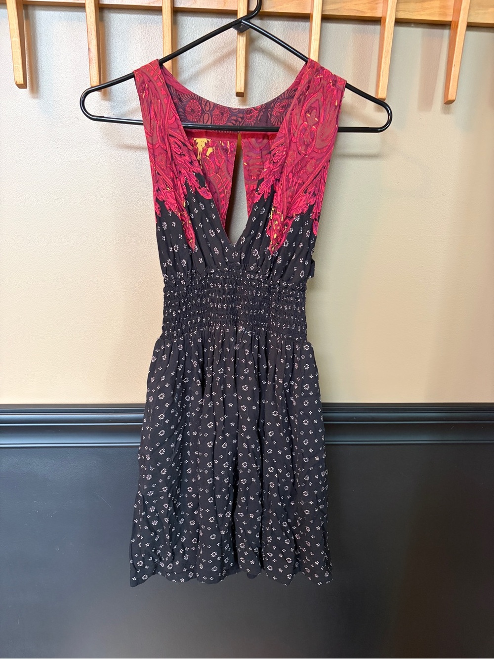 Free People Walking Through My Dreams Cut Out V-neck Black Red Dress size XS